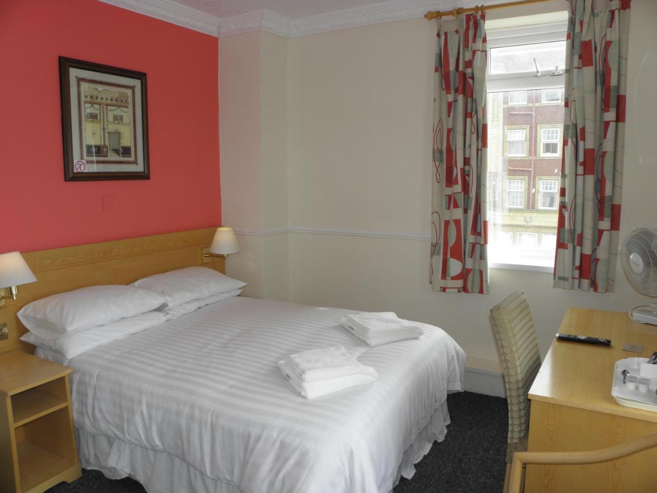 Chequers Plaza Hotel Blackpool Zimmer foto